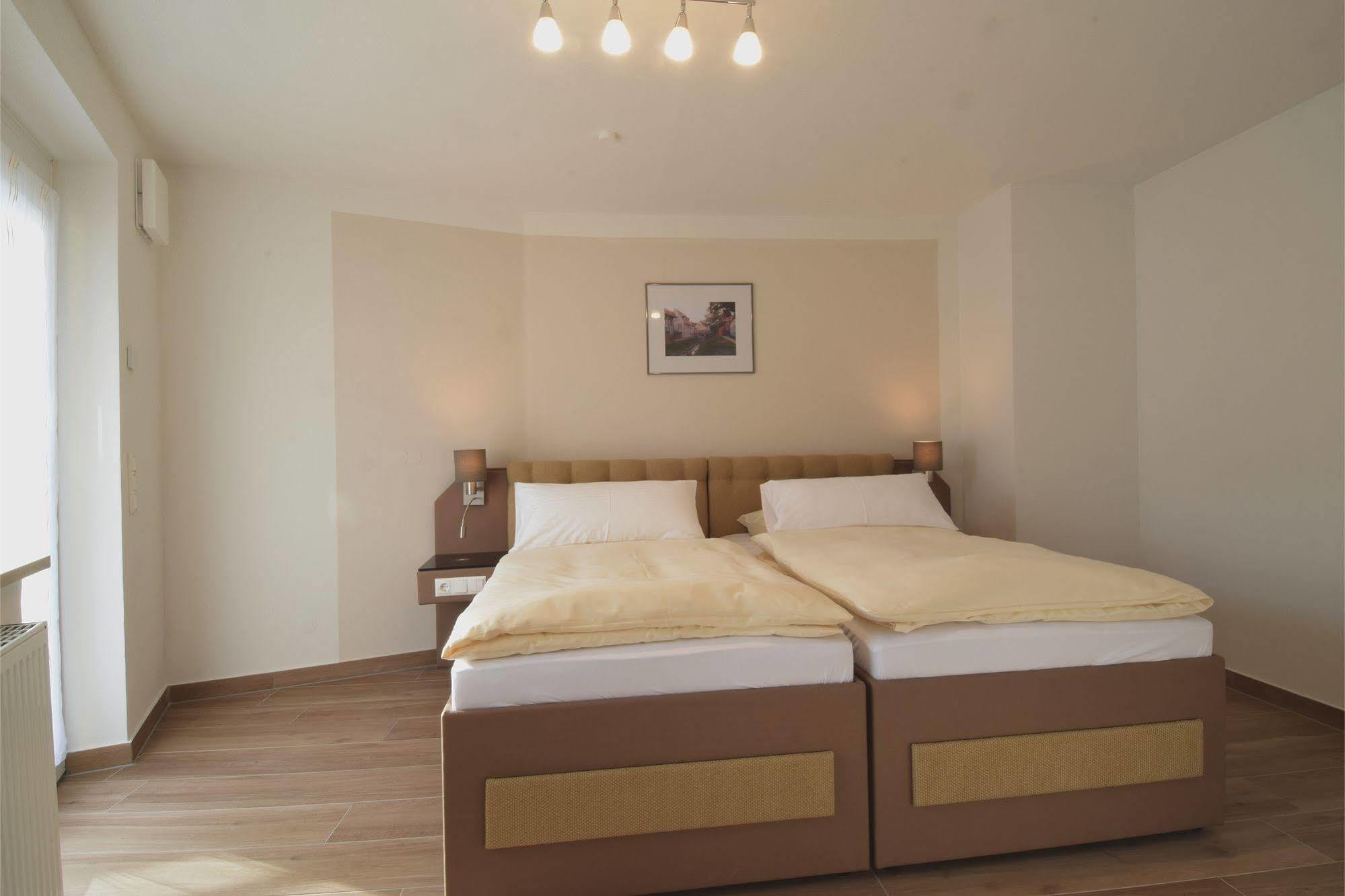 Aparthotel Donaustern Asbach-Bäumenheim Kültér fotó